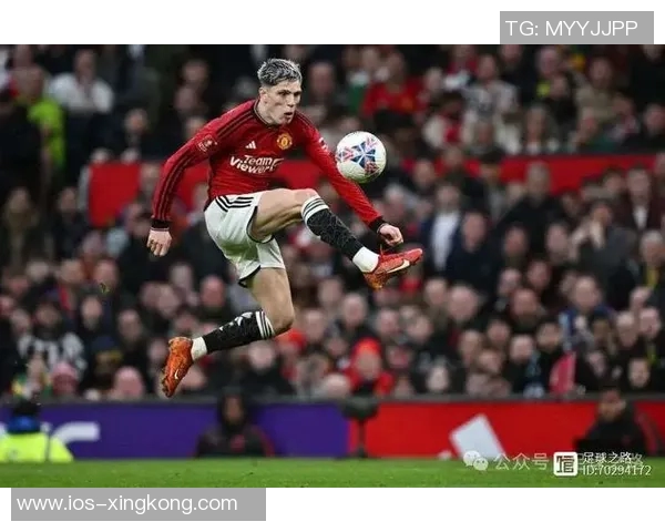 掌握足球颠球技巧提升球性熟悉度的全面指南 掌握足球颠球技巧提升球性熟悉度的全面指南