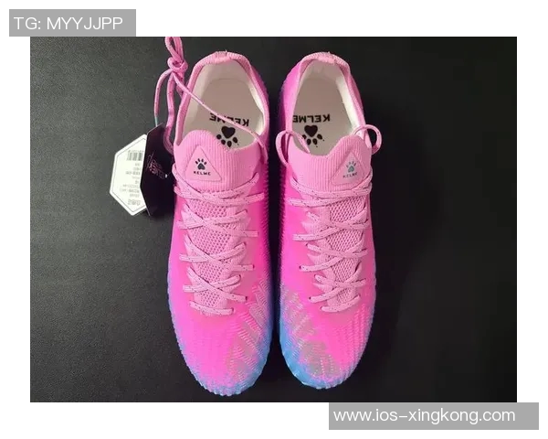 我爱足球鞋的魅力与激情探索足球运动中的装备与风格 我爱足球鞋的魅力与激情探索足球运动中的装备与风格